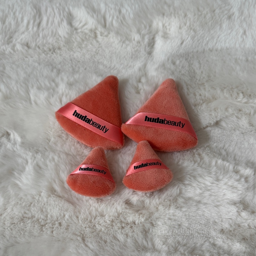 Huda Beauty Powder Puffs